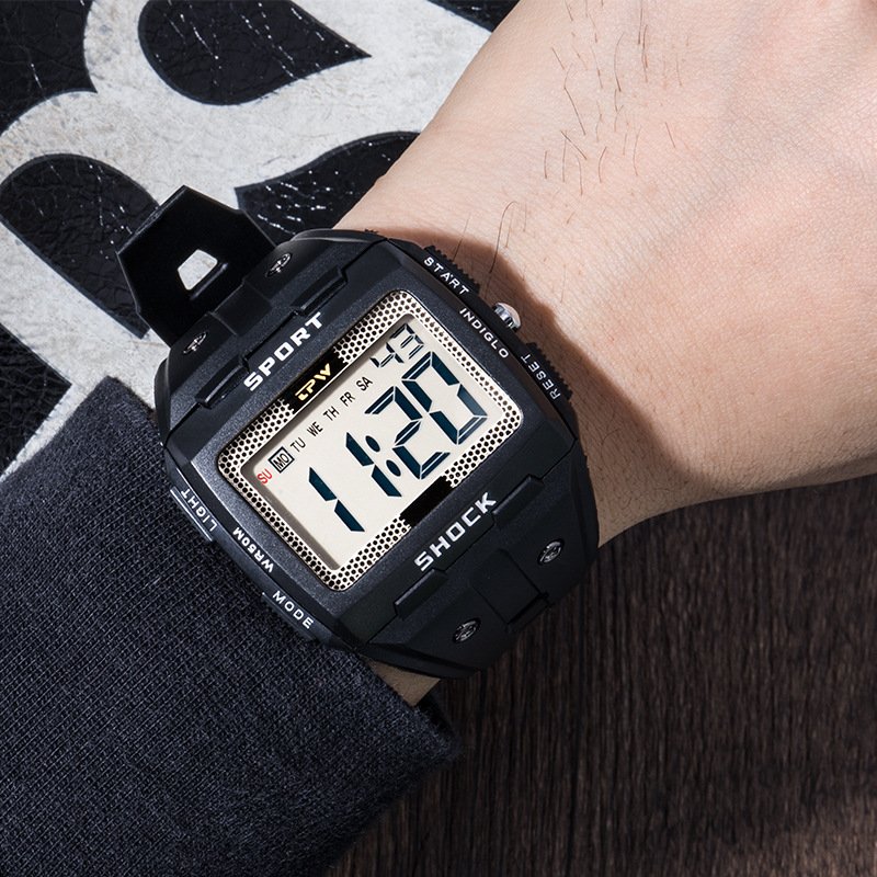 Waterproof chronograph sports watch - Image 2